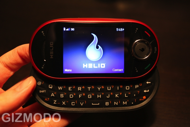 Illustration for article titled Ocean 2 Review (Verdict: A Great Phone If It Were 2007)